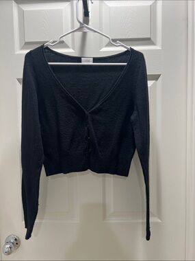 Aritzia Black Cropped V-Neck Cardigan